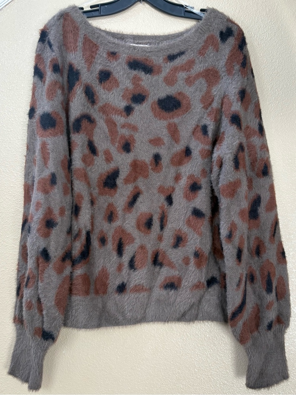 SOPHIA Sofia Vegara Soft Animal-Print Crewneck Sweater